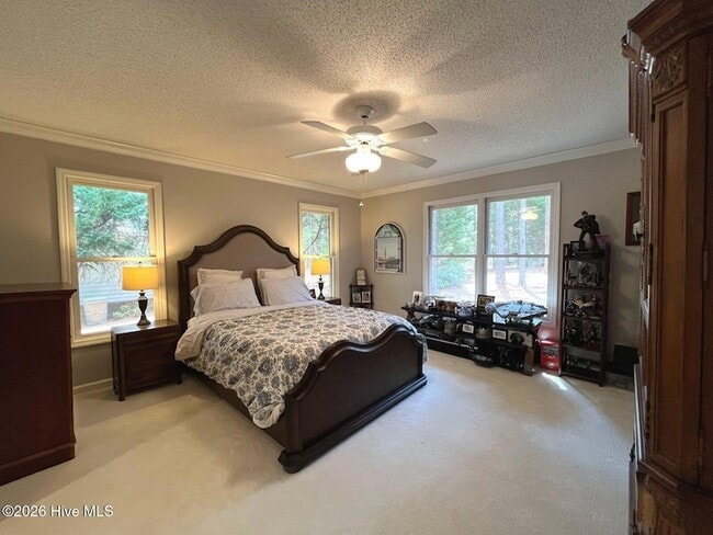 Building Photo - 100 Bridle Path Cir