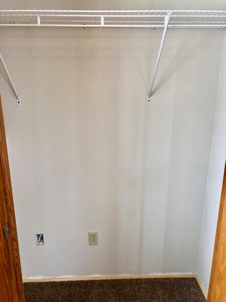 Primary Photo - 902 W Lincoln Ave #2