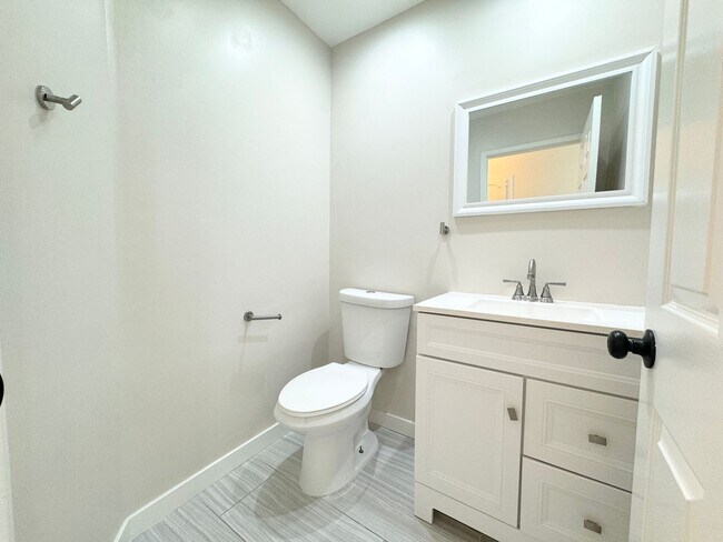 Building Photo - 68745 Tachevah Dr
