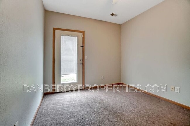 Building Photo - 1113 N Byrne Rd