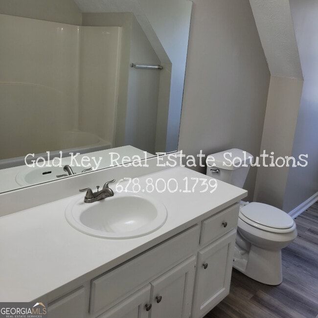 Building Photo - 915 Burning Bush Dr