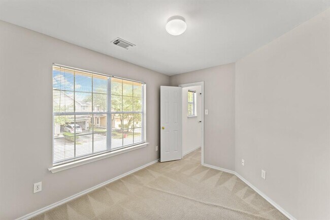 Building Photo - 6318 Veranda Green Trail