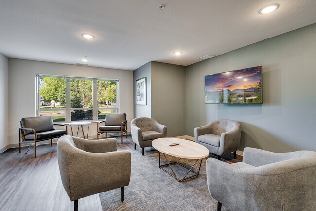 Primary Photo - Emri Apartments
