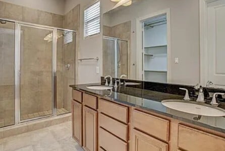 Building Photo - 3811 Center Plaza Dr
