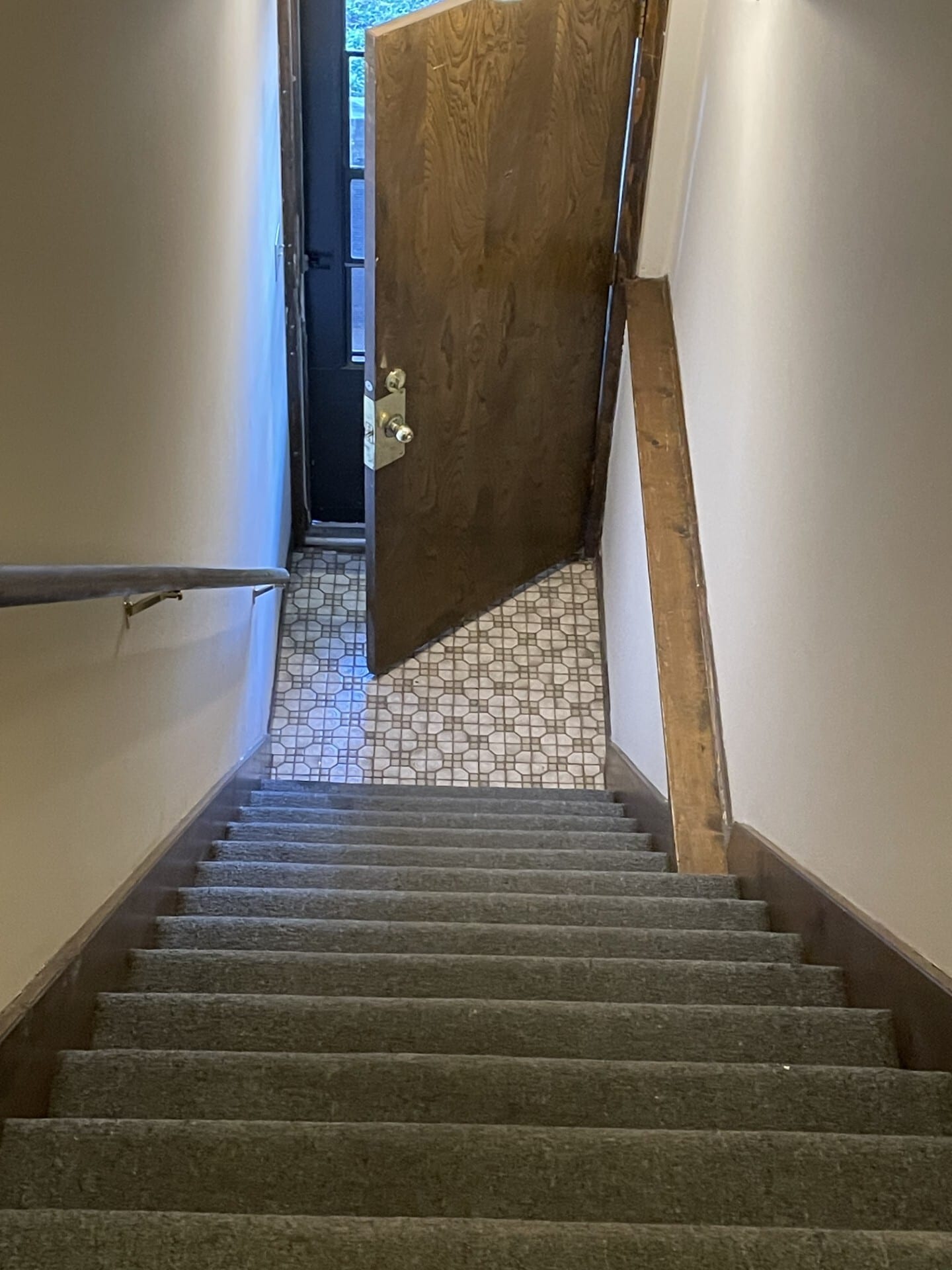 Stairs going down - 302 Galvin Rd N