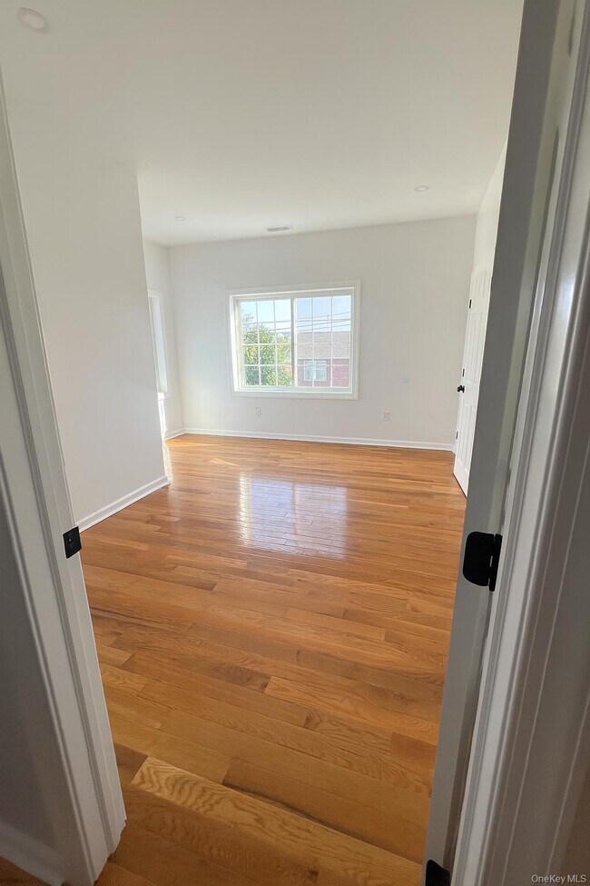 Building Photo - 50 Vineyard Ave