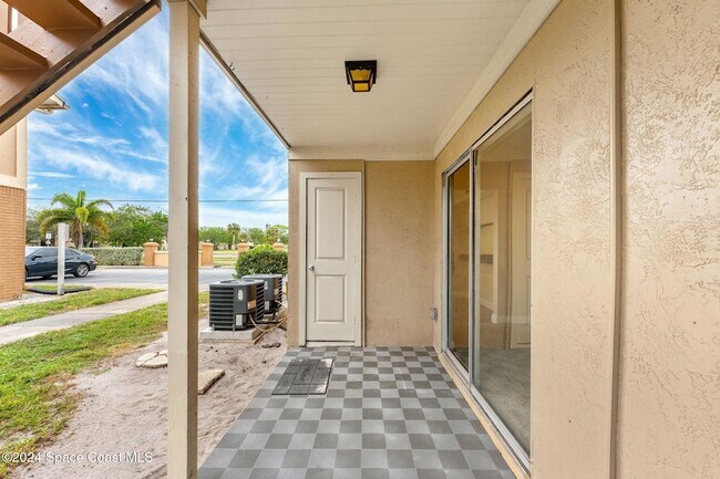 Building Photo - 132 Bristol Ct