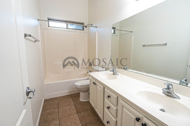 Building Photo - 21316 E Via Del Rancho Rd