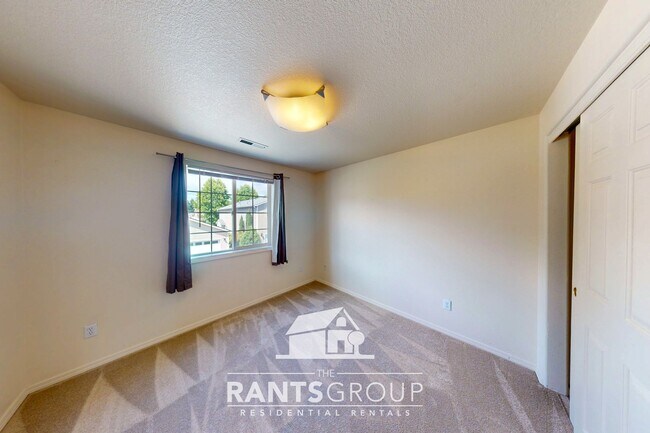 Building Photo - Spacious 3-Bedroom Home on a Corner Lot in...