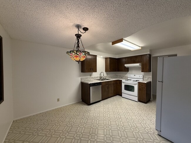 Building Photo - 2134 NW Watters St