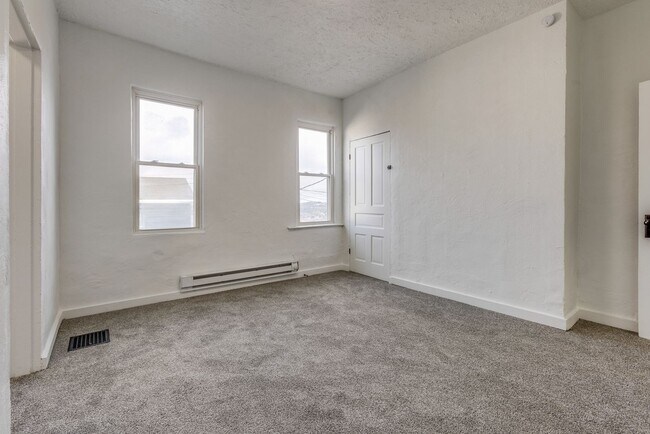 Building Photo - Available August 2026 - Fully Renovated 2 Bedroom in AMAZING Location!!