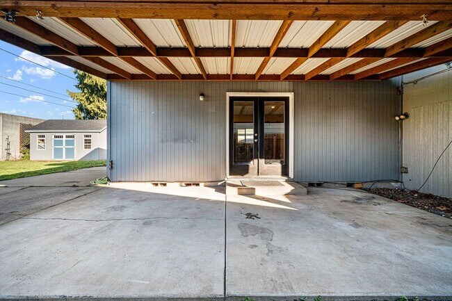 Building Photo - 2577 Elysium Ave