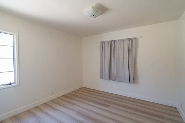 Building Photo - Beautiful 3 Bedroom/ 2 Bath Home $3,595/ Mo.