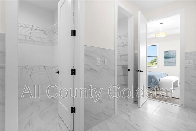 Building Photo - 1173 Rotonda Cir