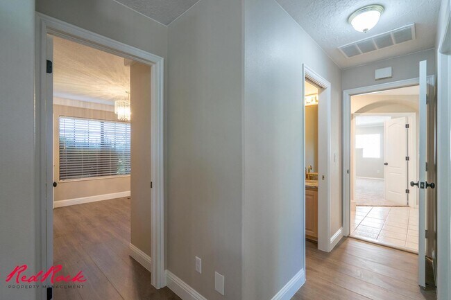 Building Photo - Spacious 6 Bedroom Home with a Balcony!