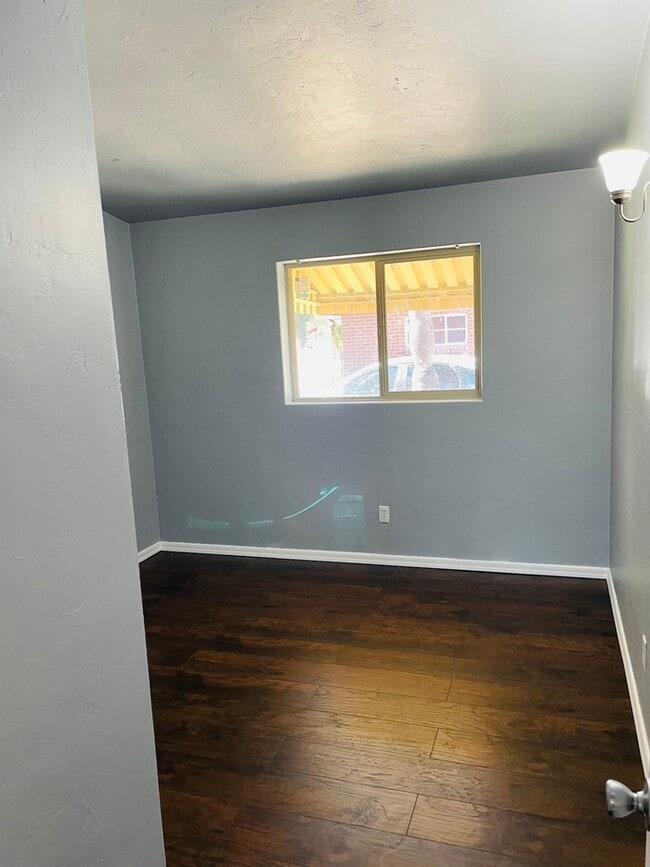 Building Photo - Townhome For Rent