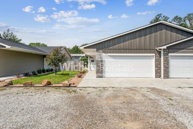 Primary Photo - 1006-1006 W 55th St S