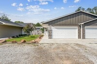 Building Photo - 1006-1006 W 55th St S