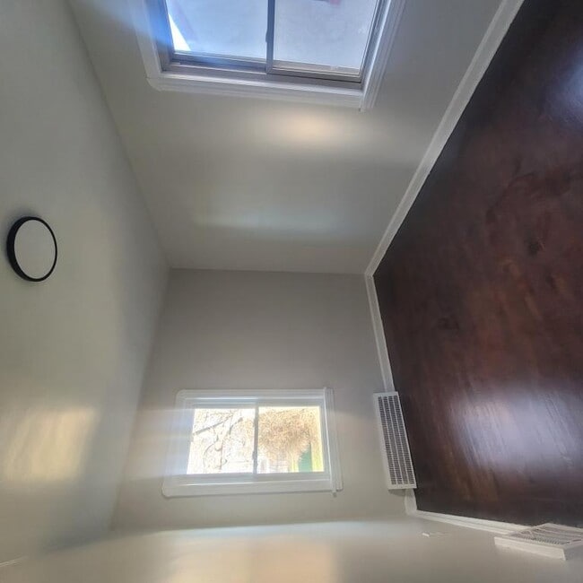 Building Photo - 13500 Crossburn Ave