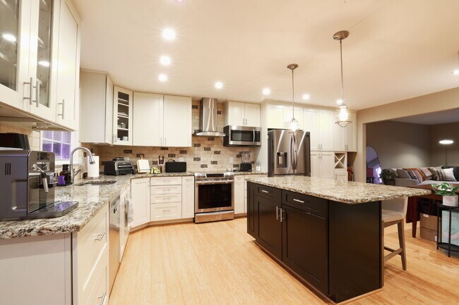 Building Photo - Welcome Home!