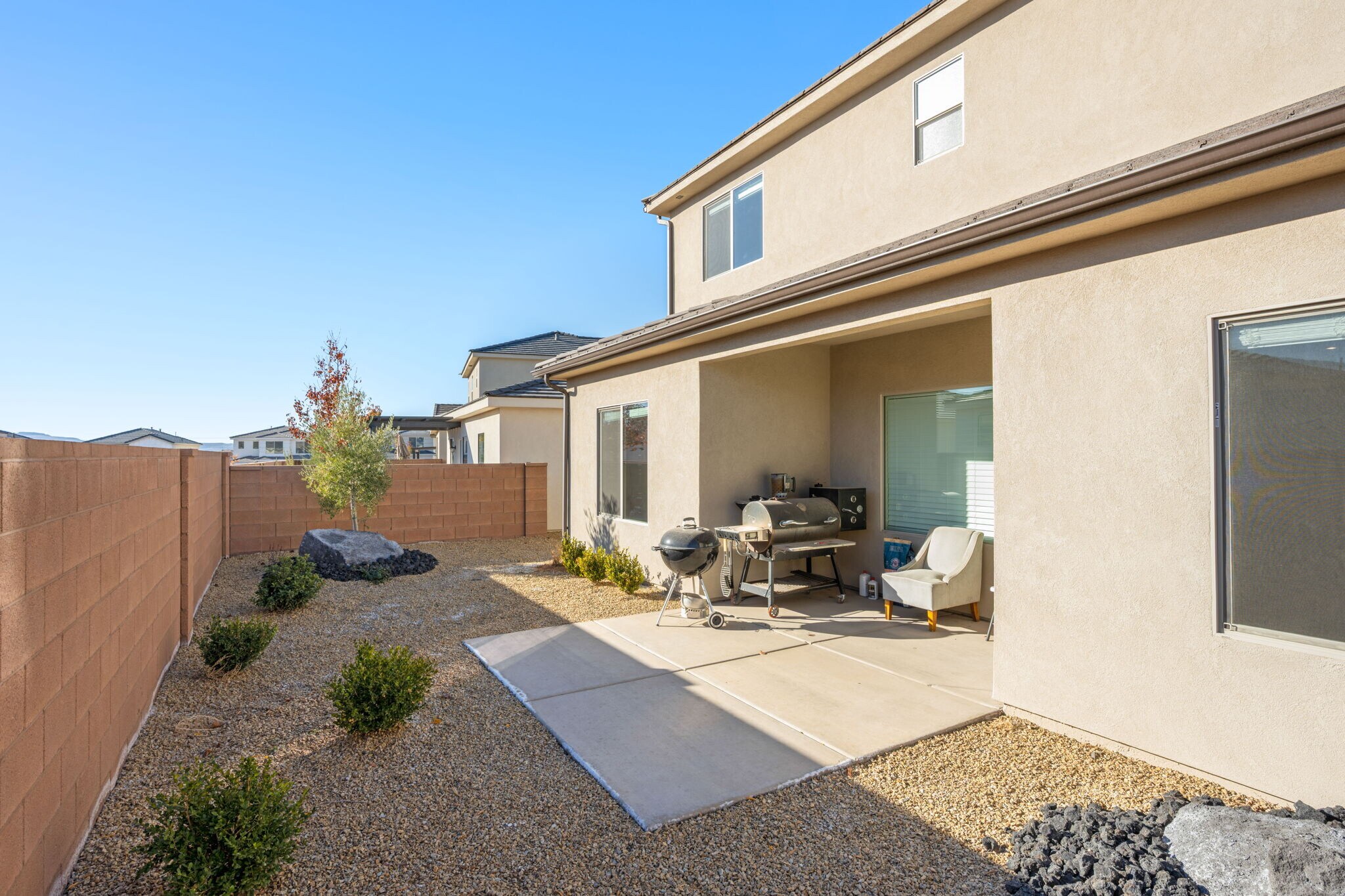 Building Photo - 1382 E White Desert Dr