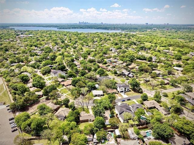 Building Photo - 424 Classen Dr