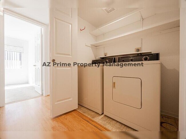 Building Photo - 5807 W Acoma Dr