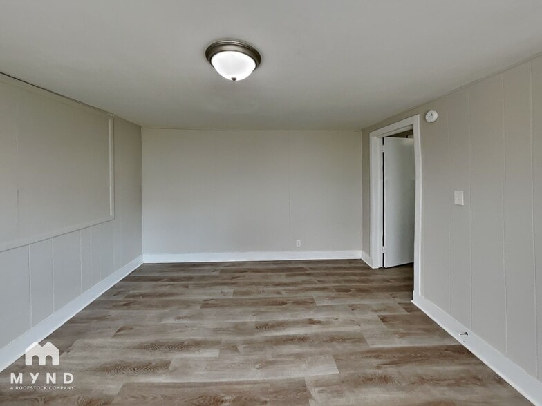 Building Photo - 4313 Kendall Ave