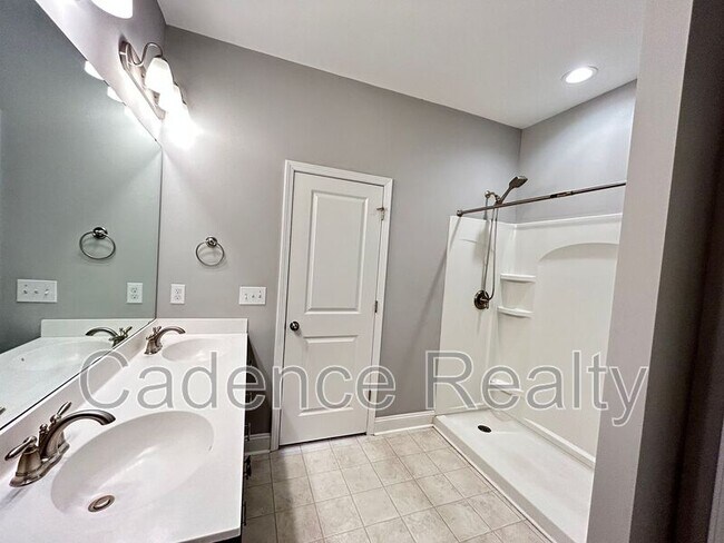 Building Photo - 1543 Grey Cliff Run