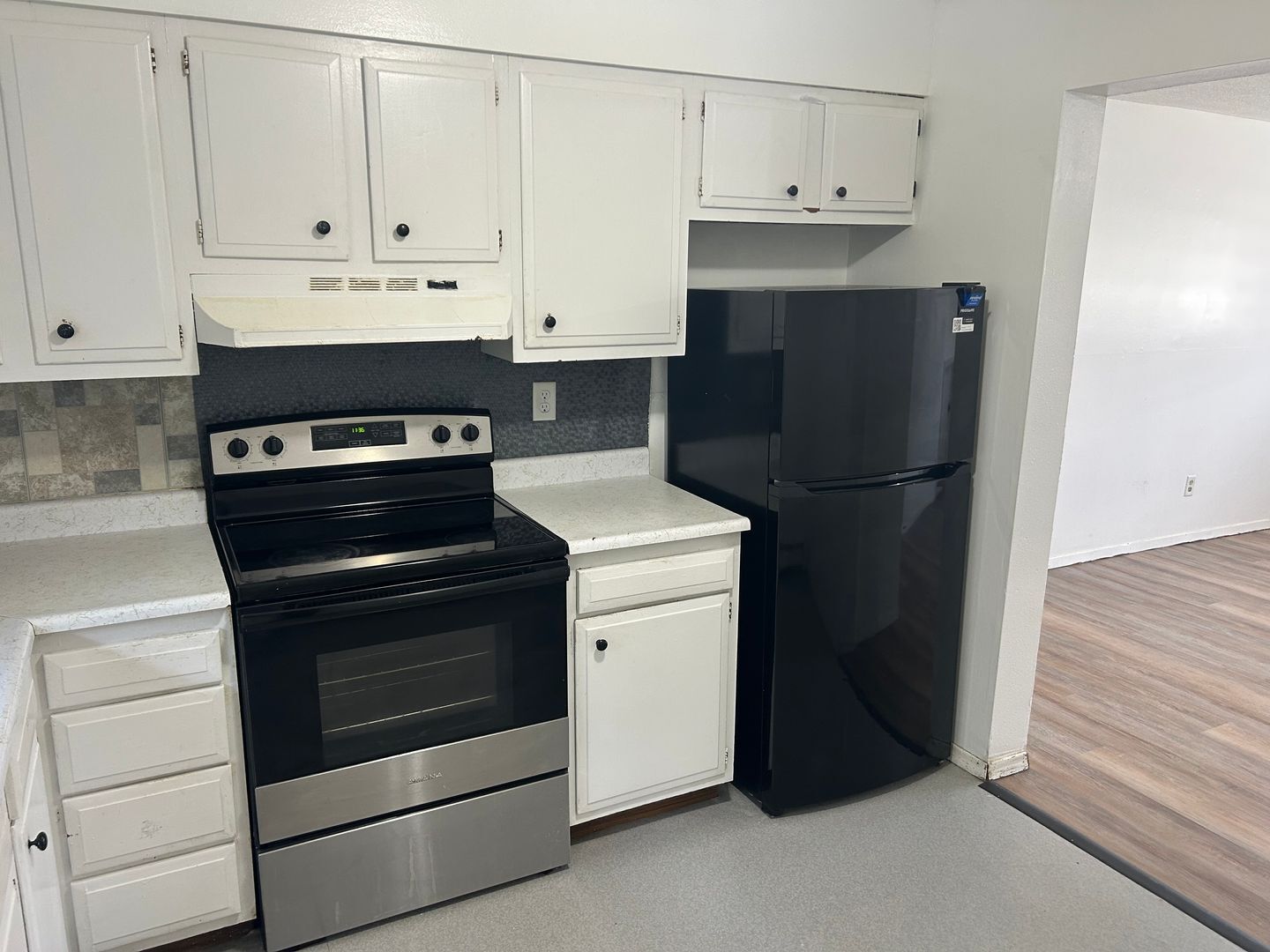 Building Photo - 1720 E 12th St