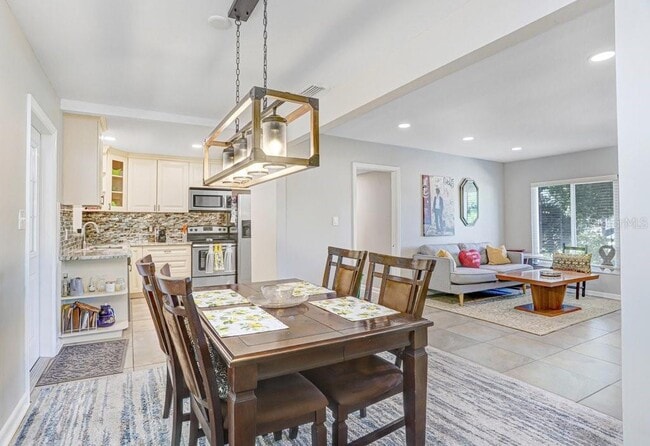 Building Photo - 6703 N River Blvd