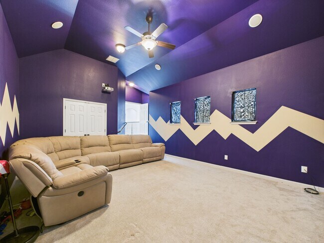 Building Photo - Sendero Springs