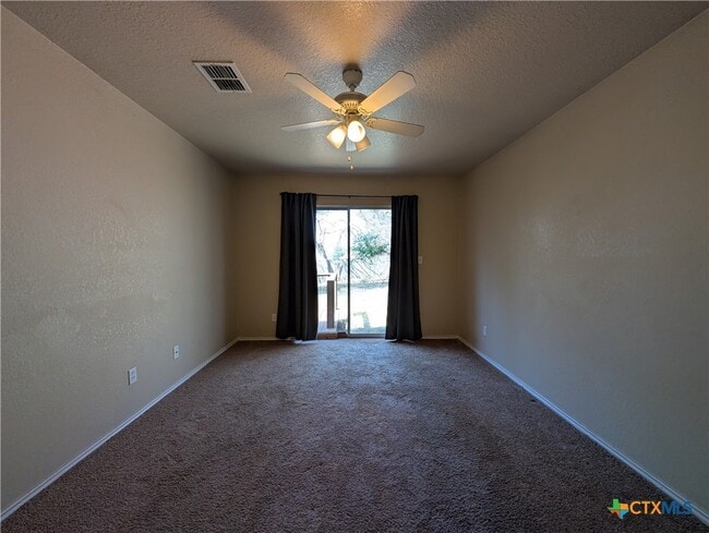 Building Photo - 1013 Misty Acres Dr