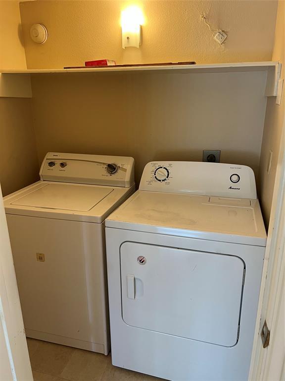 Building Photo - 3500 Tangle Brush Dr