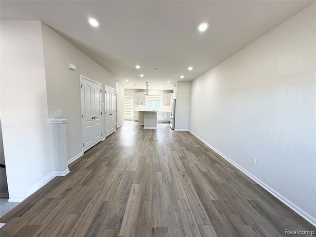 Building Photo - 359 N Sydney Ct