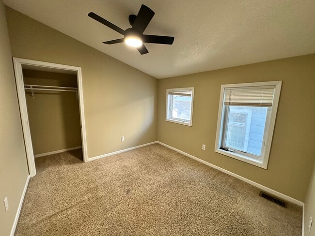 Building Photo - Updated 5-BR, 2-BA Apartment by the U of M Available!