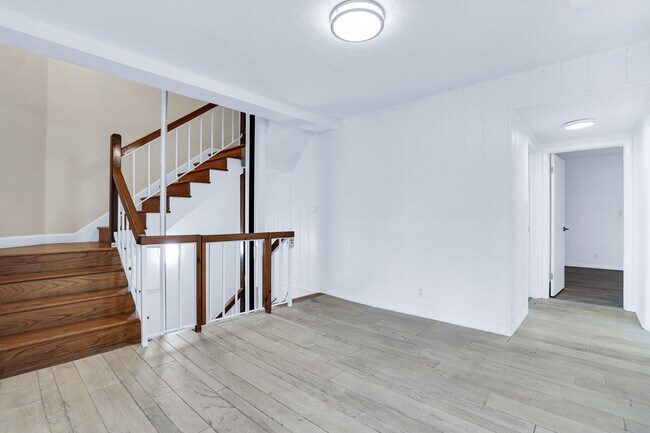 Building Photo - 406 Saint Andrews Rd