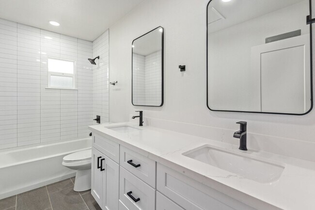 Building Photo - 103 W Broadway Rd