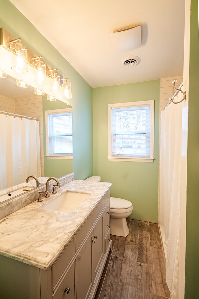 Building Photo - 137 Deep Creek Rd