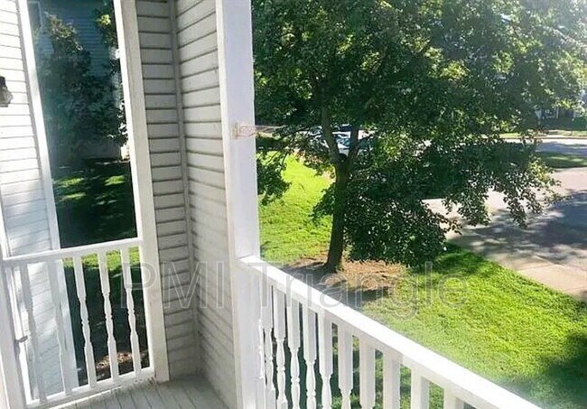 Building Photo - 1320 Park Glen Dr