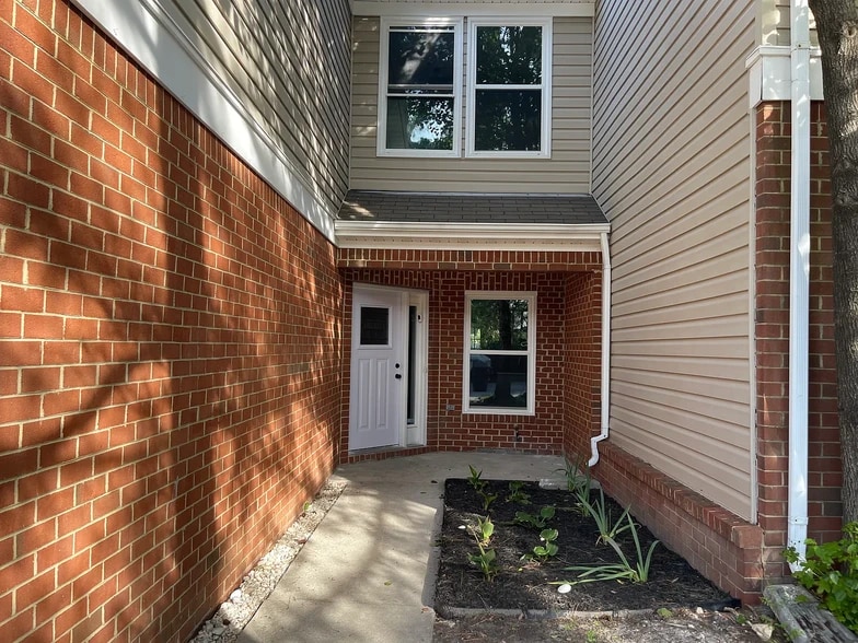 Building Photo - 2662 Bracston Rd