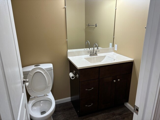 Building Photo - 402 Susannah Ave