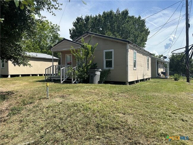 Building Photo - 810 S Cameron St