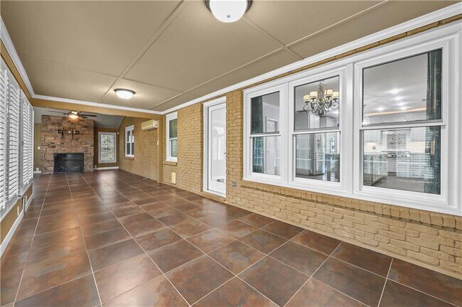 Building Photo - 860 Cramac Dr