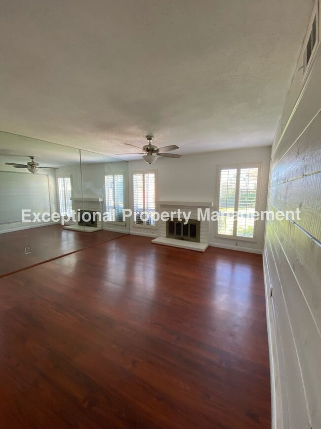 Building Photo - Ready to move in 4 bedroom 2 bath home