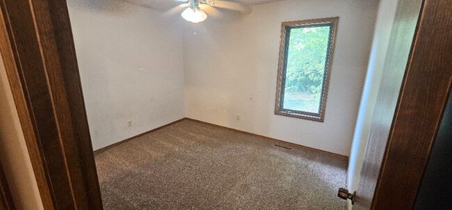 Building Photo - 1022 W Catalpa St