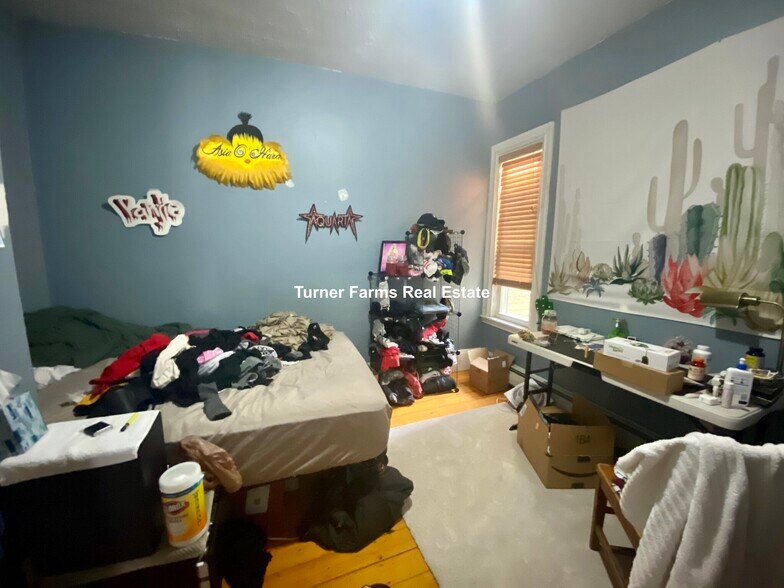 Building Photo - 44 Delle Ave