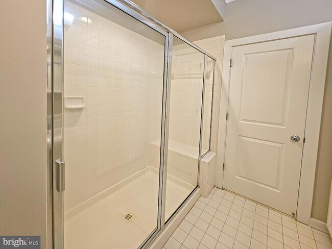 Building Photo - 12 S Regester St