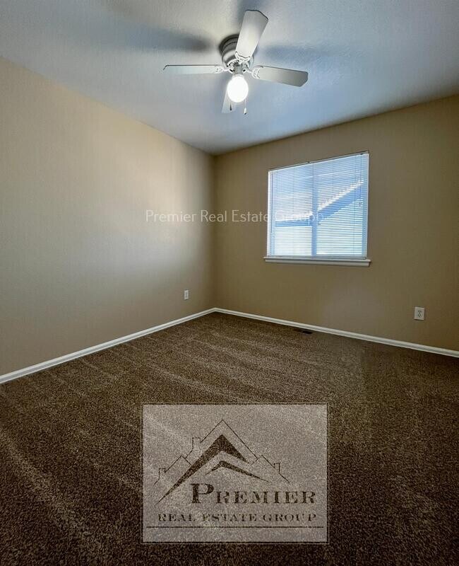 Building Photo - 8263 Belleterre Dr