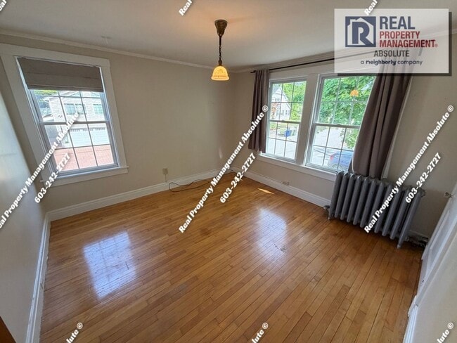 Building Photo - Bright & Updated 3-Bed in Manchester’s East Side